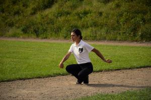 047